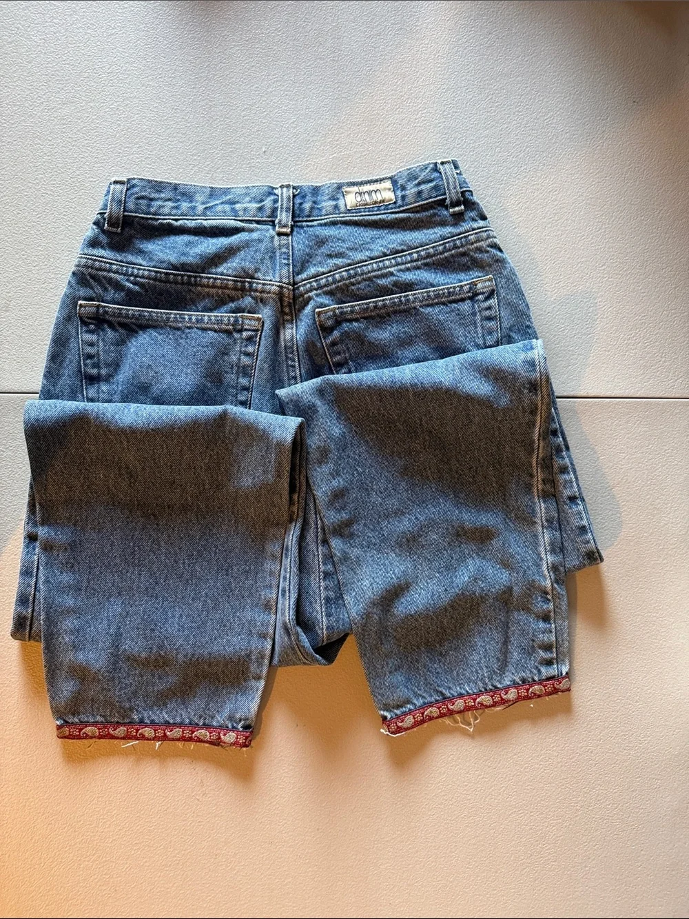 Denim Casual Corner Capri Baggy Wide Leg Raw Hem Red Trim Accent Denim Size: 4R